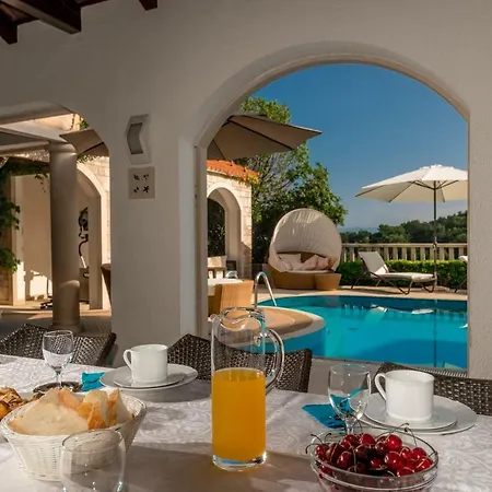 Luxury Godi Star With Private Heated Pool, Staff - Concierge Service Villa *
