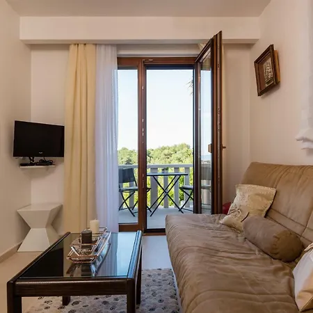 Villa Luxury Godi Star With Private Heated Pool, Staff - Concierge Service