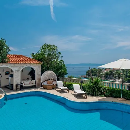 Luxury Godi Star With Private Heated Pool, Staff - Concierge Service * Sumartin