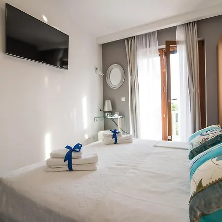 Villa Godi Star - Heated Pool, Sea View, 6 Bedrooms
