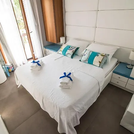 Villa Godi Star - Heated Pool, Sea View, 6 Bedrooms Villa Sumartin