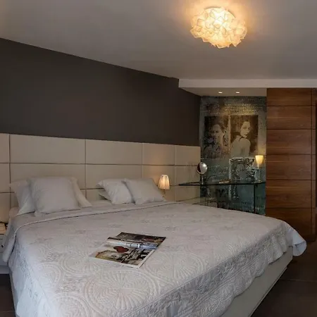 Luxury Godi Star With Private Heated Pool, Staff - Concierge Service * Sumartin