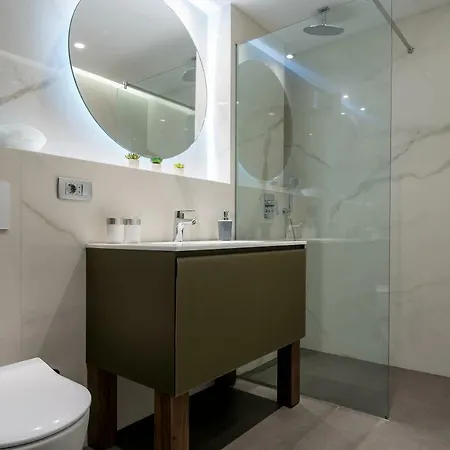 Villa Luxury Godi Star With Private Heated Pool, Staff - Concierge Service