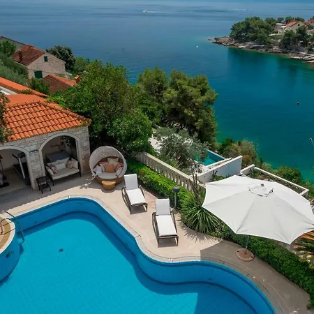 Luxury Godi Star With Private Heated Pool, Staff - Concierge Service * Sumartin