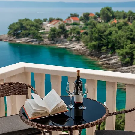 Villa Luxury Godi Star With Private Heated Pool, Staff - Concierge Service *