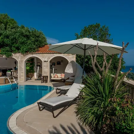 Luxury Godi Star With Private Heated Pool, Staff - Concierge Service Villa *