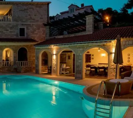 Villa Luxury Godi Star With Private Heated Pool, Staff - Concierge Service Sumartin