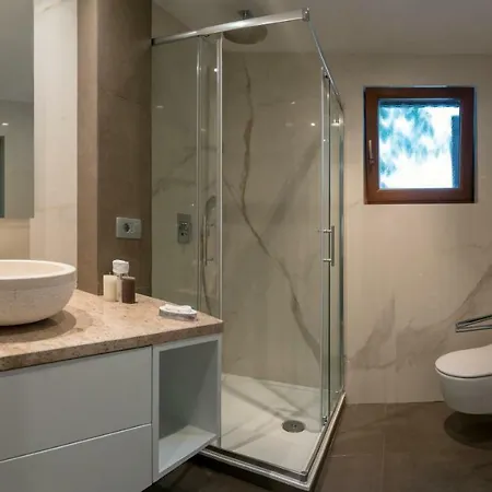 Luxury Godi Star With Private Heated Pool, Staff - Concierge Service Villa