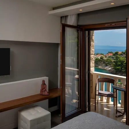 Villa Luxury Godi Star With Private Heated Pool, Staff - Concierge Service