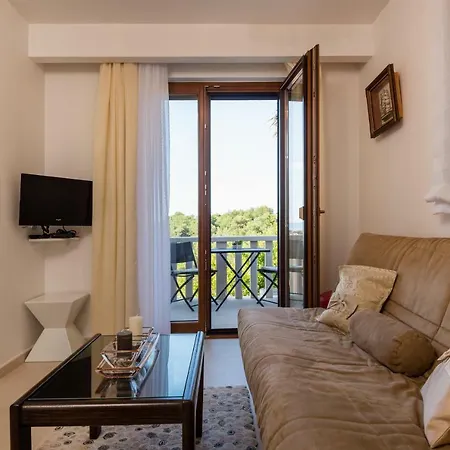 Villa Luxury Godi Star With Private Heated Pool, Staff - Concierge Service